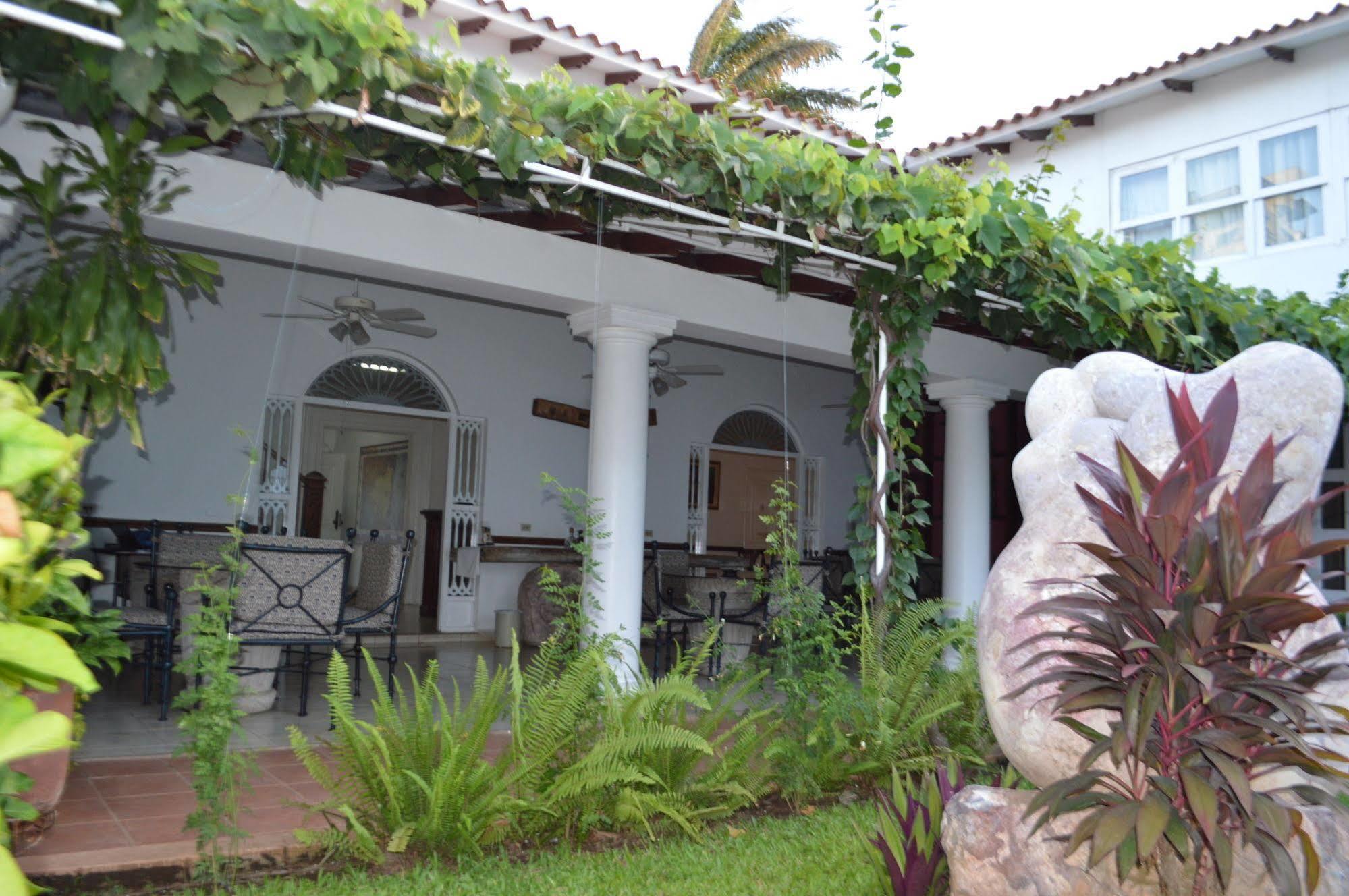 Hotel Casa Real Managua Exterior photo